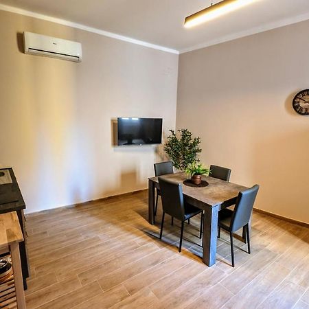 Sea Lion Apartment Trani Luaran gambar